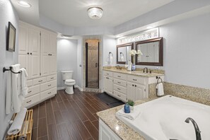 Combined shower/bathtub, jetted bath, hair dryer, towels