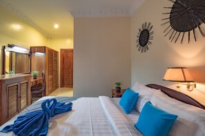 Deluxe Double Room | Free WiFi, bed sheets - The Siem Reap Chilled Backpacker (Siem Reap)