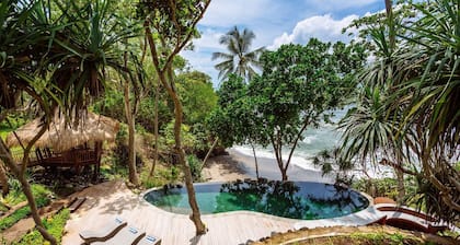 The Cove Bali - Sur la plage - Chef privé, piscine, court de tennis