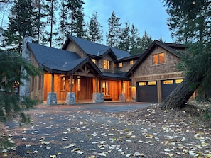 Exterior - Suncadia Retreat • Private half acre • Quiet Cul-de-Sac • Fire pit • Bikes (Cle Elum)