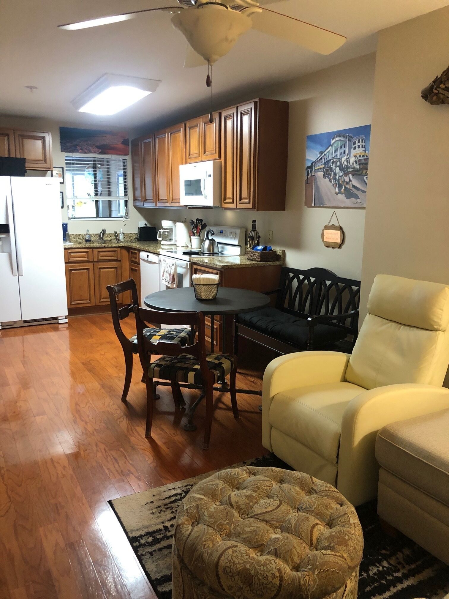 Indoor/outdoor pool 2 Bed 2 Bath 1st Level  short walk to beach sleeps up to 6