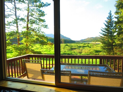 PIKES PEAK RETREAT PANORAMIC MOUNTAIN AND LAKE VIEWS, PIKES NATIONAL FOREST 