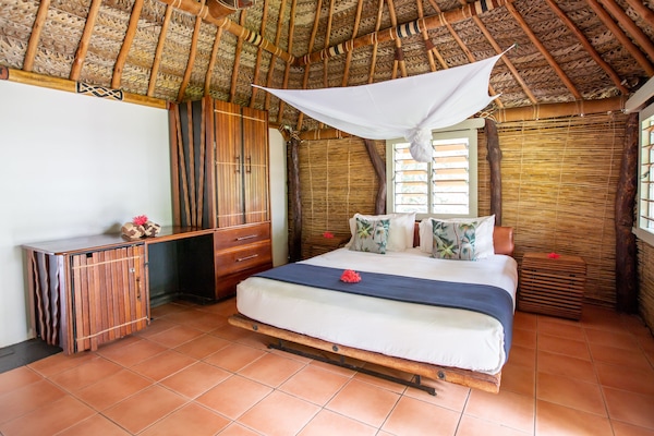 Standard Bungalov, Bahçeli | Odada kasa, çarşaf takımı