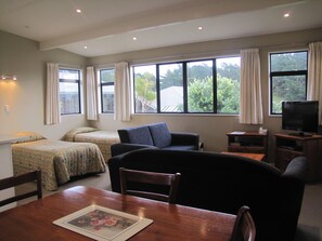 Superior Room, 1 Bedroom | Blackout curtains, iron/ironing board, free WiFi, bed sheets - Aotea Lodge (Porirua)