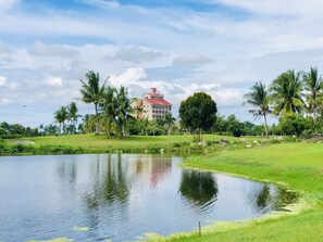 Lake - Queens Island Golf and Village (Medellin)