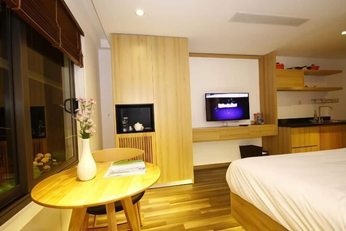 1 bedroom, in-room safe, desk, blackout drapes