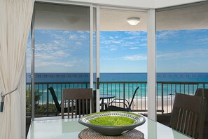 Apartamento ejecutivo, 3 habitaciones, vistas a la playa (Apartment 311) | Vistas desde la habitación