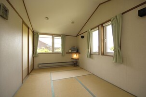 Japanese Style Room | Free WiFi, bed sheets