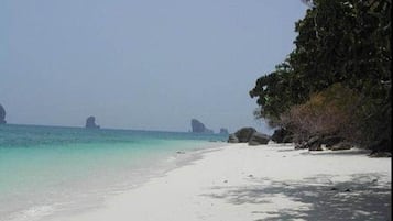 Una playa cerca