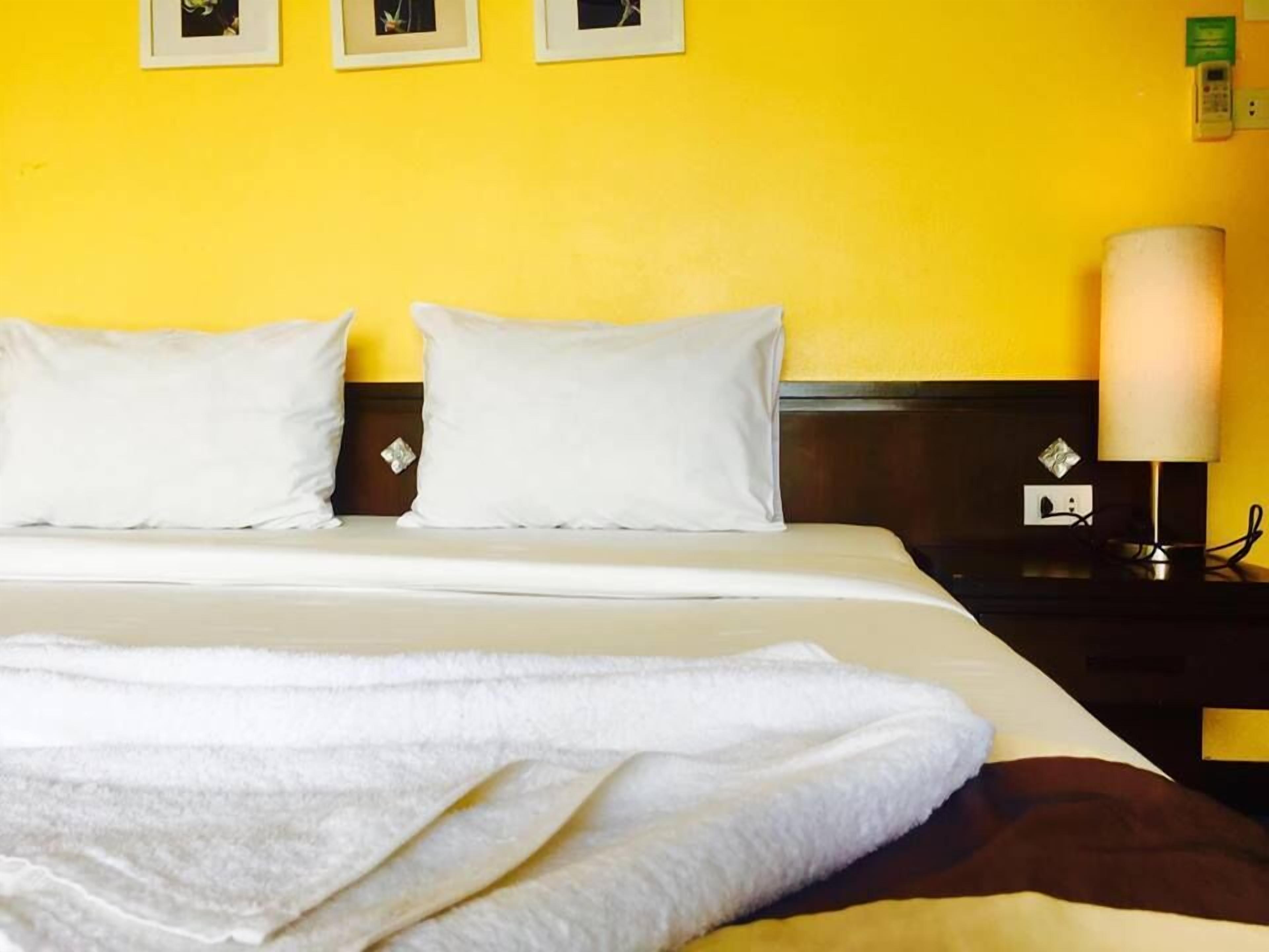 standard room | blackout curtains, free wifi