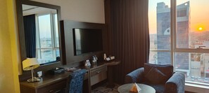 Minibar, in-room safe, individually decorated, individually furnished