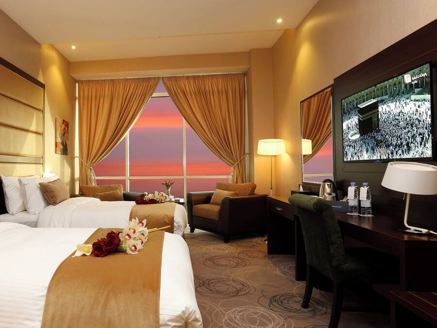 Minibar, in-room safe, individually decorated, individually furnished