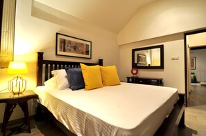 Chambre Deluxe, 1 très grand lit, fumeur, vue ville | Équipements de la chambre