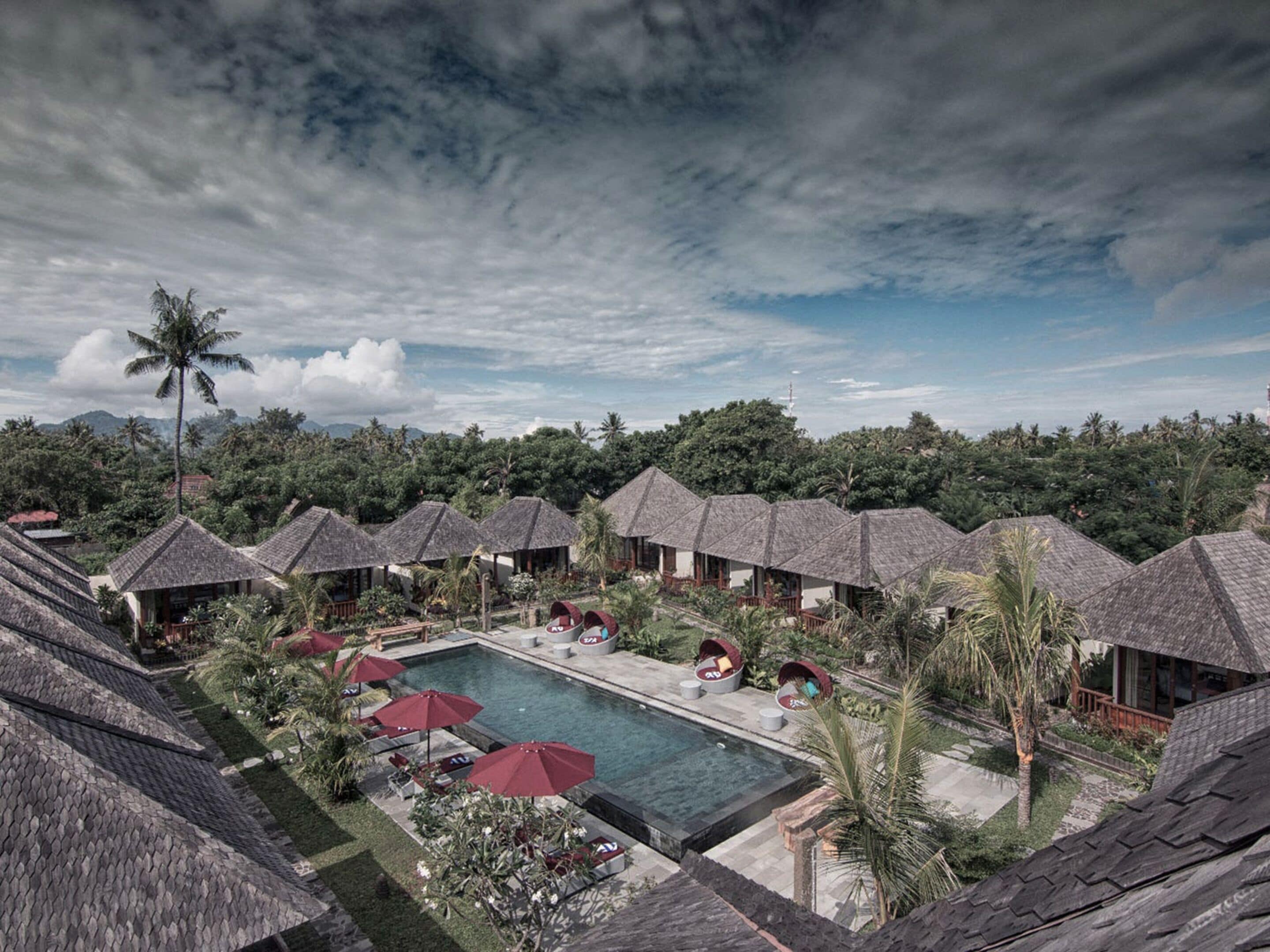Outdoor pool, sun loungers