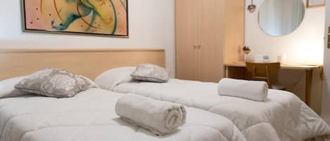 Chambre Tradition Double ou avec lits jumeaux, vue montagne