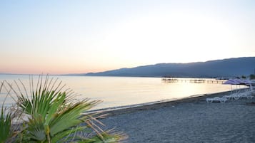 Private beach, sun-loungers, beach umbrellas