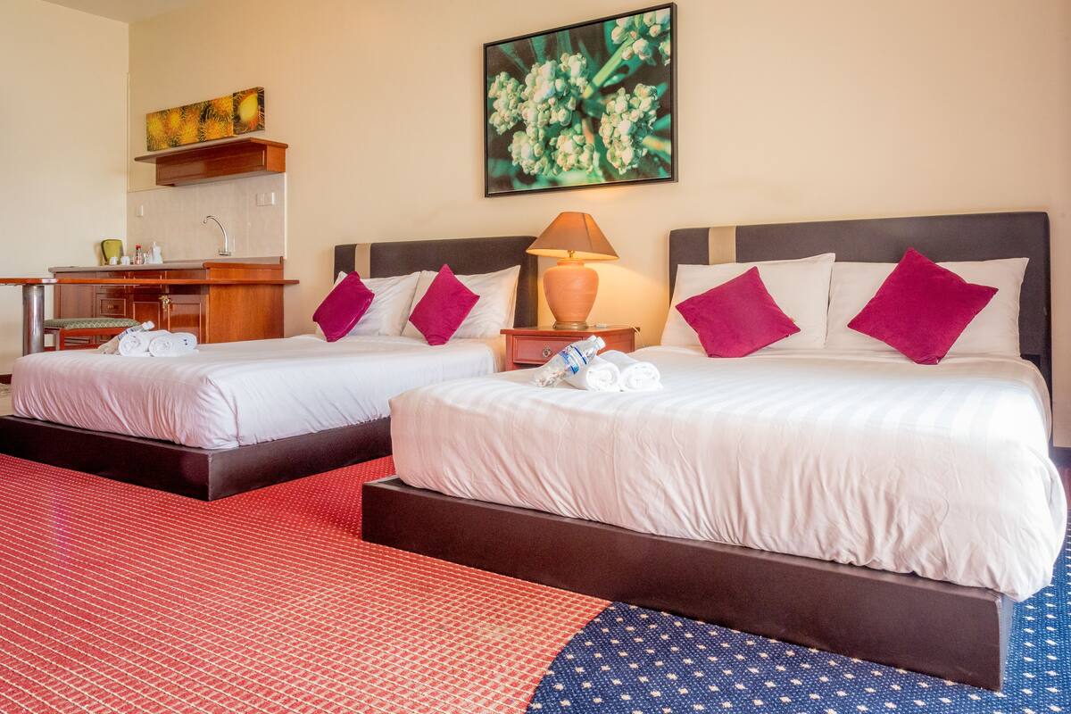 Family Suite (Deluxe) | In-room safe, desk, iron/ironing board, WiFi (free)