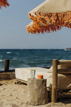 Private beach, sun-loungers, beach umbrellas, beach towels