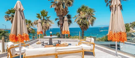 Chambre Deluxe, terrasse, vue mer | Terrasse/Patio