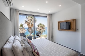 Deluxe Room, Balcony, Sea View | Free WiFi, bed sheets