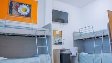 Camera quadrupla (Beach access included) | Una scrivania, culle/letti per bambini (gratuiti), lenzuola