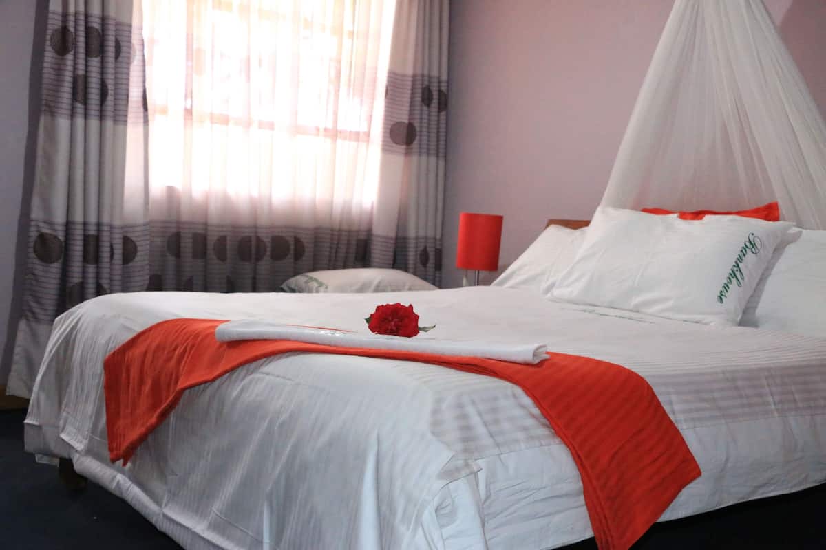 Superior Room, 1 Katil Kelamin (Double), Garden View, Garden Area | Peti besi dalam bilik, meja, seterika/papan seterika, Wi-fi percuma