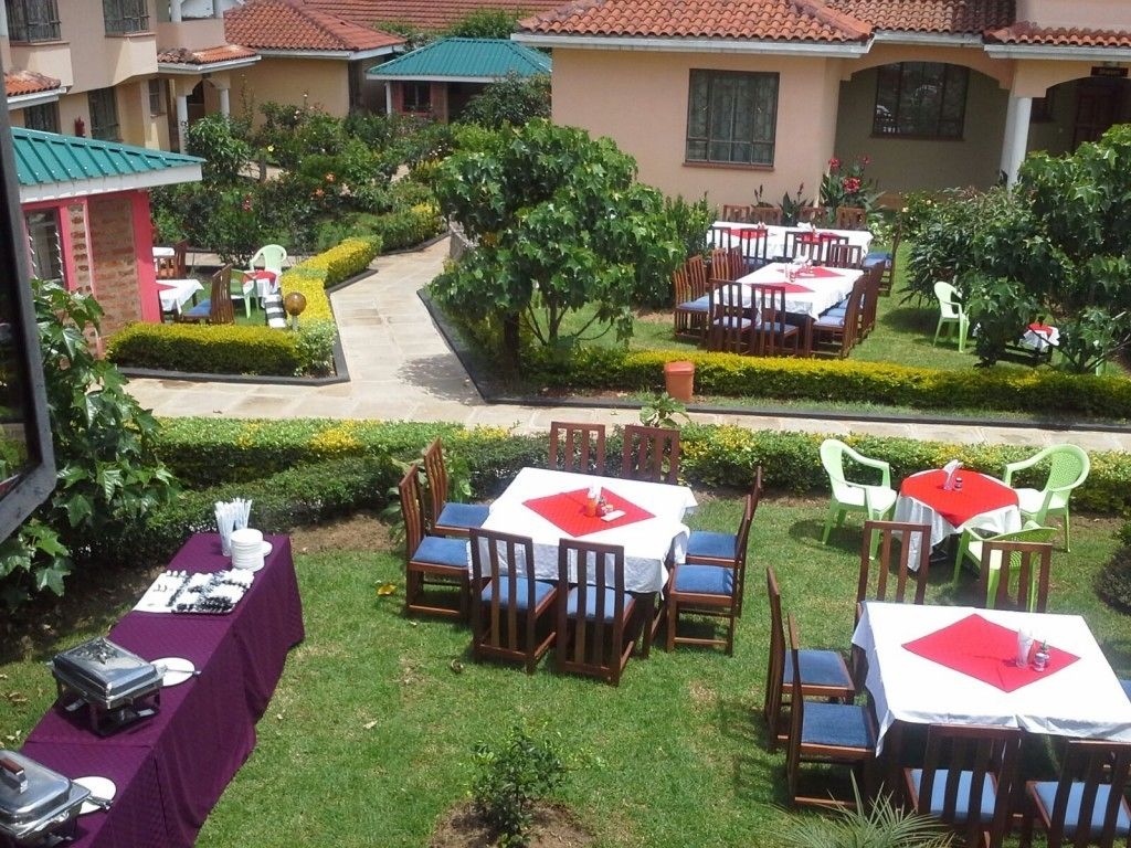 Breakfast, lunch, dinner served; local and international cuisine 