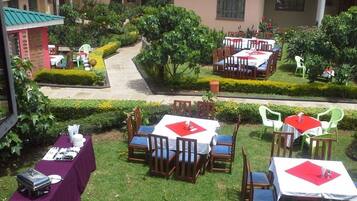 Breakfast, lunch, dinner served; local and international cuisine