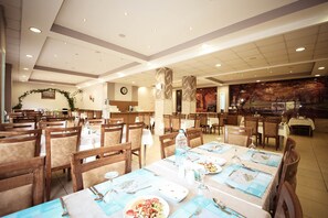 Daily buffet breakfast (EUR 6.68 per person)