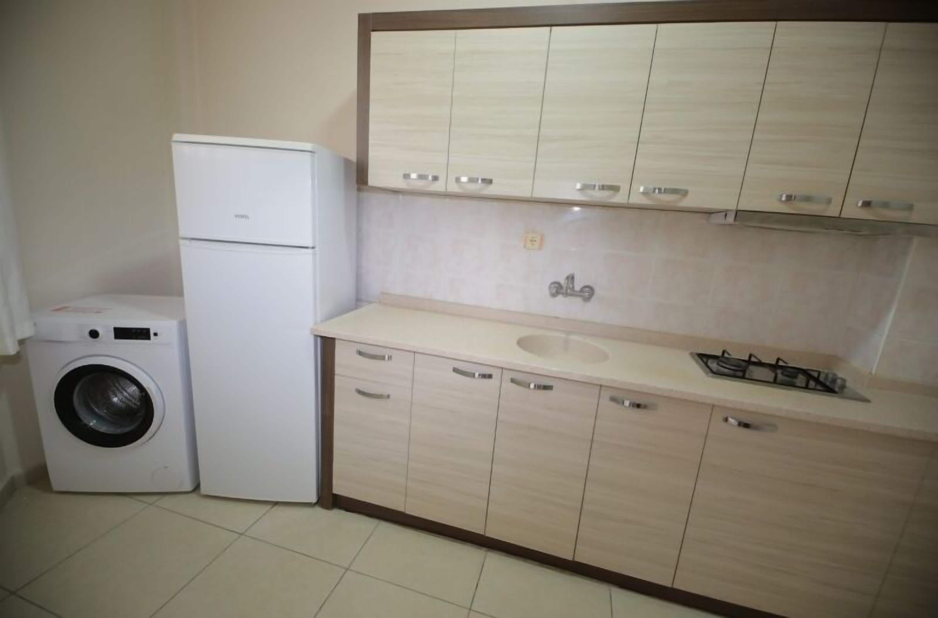 apartment, 2 bedrooms | private kitchen | fridge, stovetop, cookware/dishes/utensils