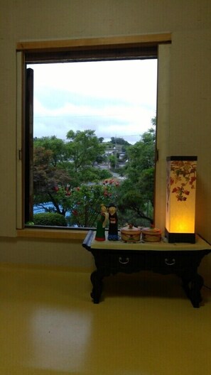 Keunsarangchae (Base Occupancy 3 / Max Occupancy 4) | Iron/ironing board, free WiFi, bed sheets - Yang So Dang (Andong)