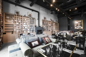 Breakfast, lunch, dinner served; Italian cuisine  - MOB Hotel Lyon Confluence (Lyon)