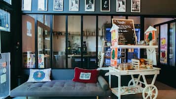 Lobby lounge