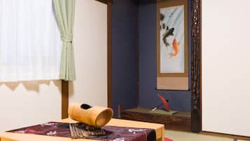 Family House, 4 Bedrooms, 2 Bathrooms | Living area | Flat-screen TV