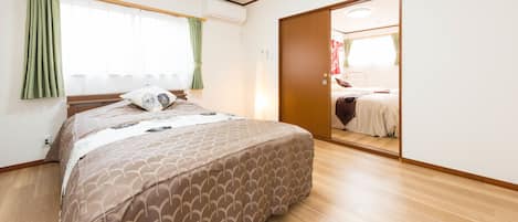 Family House, 4 Bedrooms, 2 Bathrooms | 4 bedrooms, blackout curtains, free WiFi, bed sheets