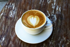 Petit déjeuner continental servi tous les jours en supplément