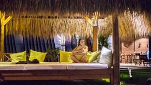 Gazebo - Easy Surf Camp (Kuta)