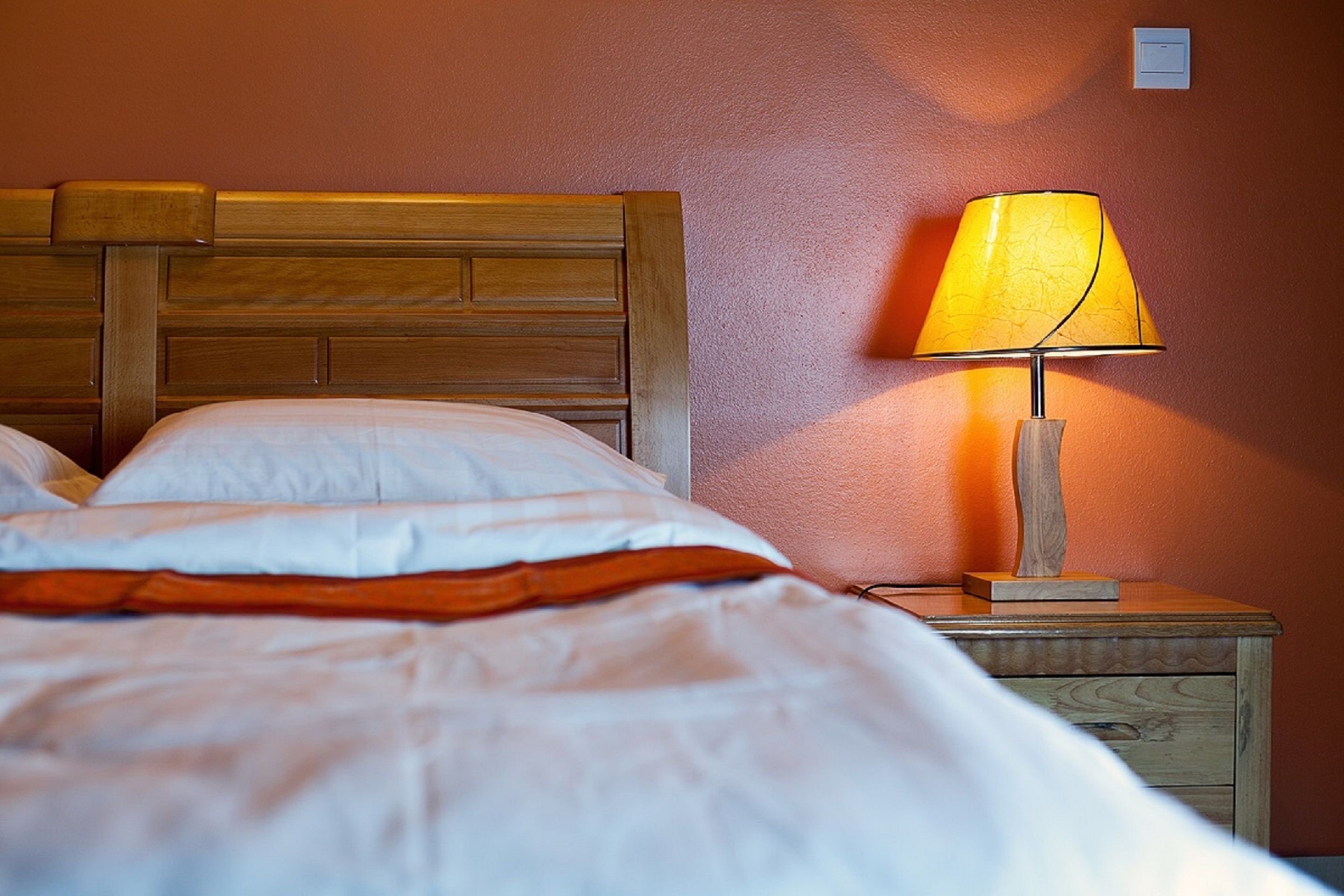 Chambre Double Standard, accessible aux personnes à mobilité réduite | Literie de qualité supérieure, bureau, lits bébé (en supplément)