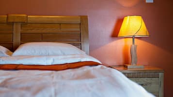 Chambre Double Standard, accessible aux personnes à mobilité réduite | Literie de qualité supérieure, bureau, lits bébé (en supplément)