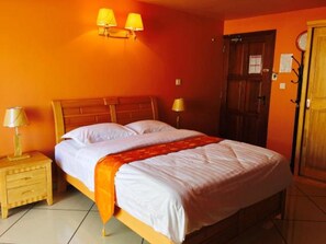 Standard-Dreibettzimmer, Terrasse, Bergblick