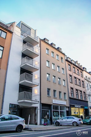 Front of property - BlueStone Boarding Apartments (Düsseldorf)