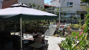 Standard Double Room, Garden View