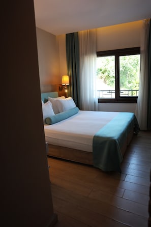 Chambre Double Standard, vue jardin | Minibar, coffres-forts dans les chambres, chambres insonorisées