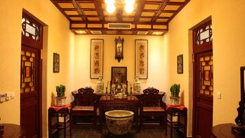 Habitación superior | Sala de estar | Televisión