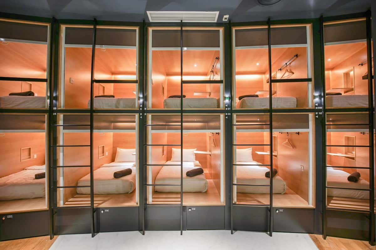 Single Pod Front Entry (Mix) | Iron/ironing board, free WiFi