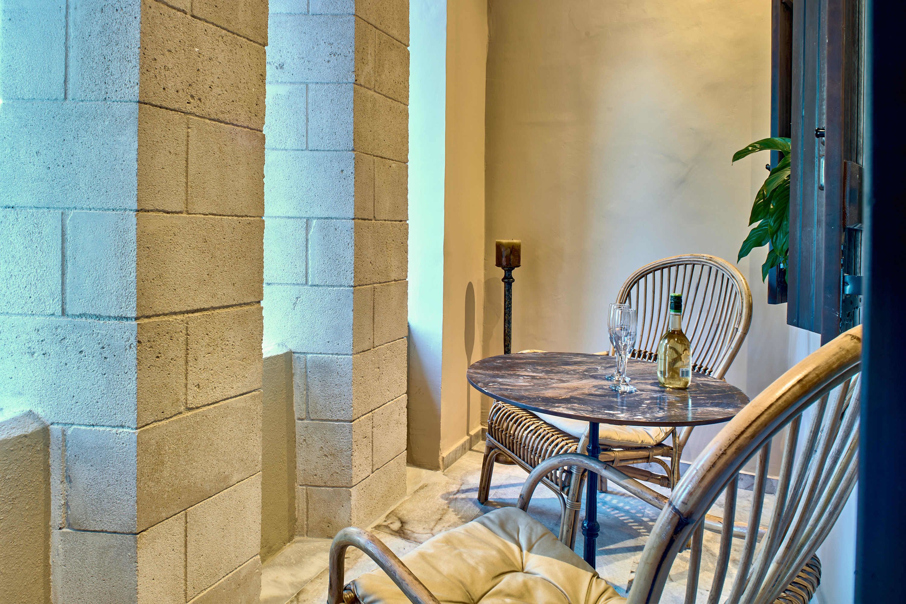 Deluxe Studio Suite, Hot Tub | Balcony