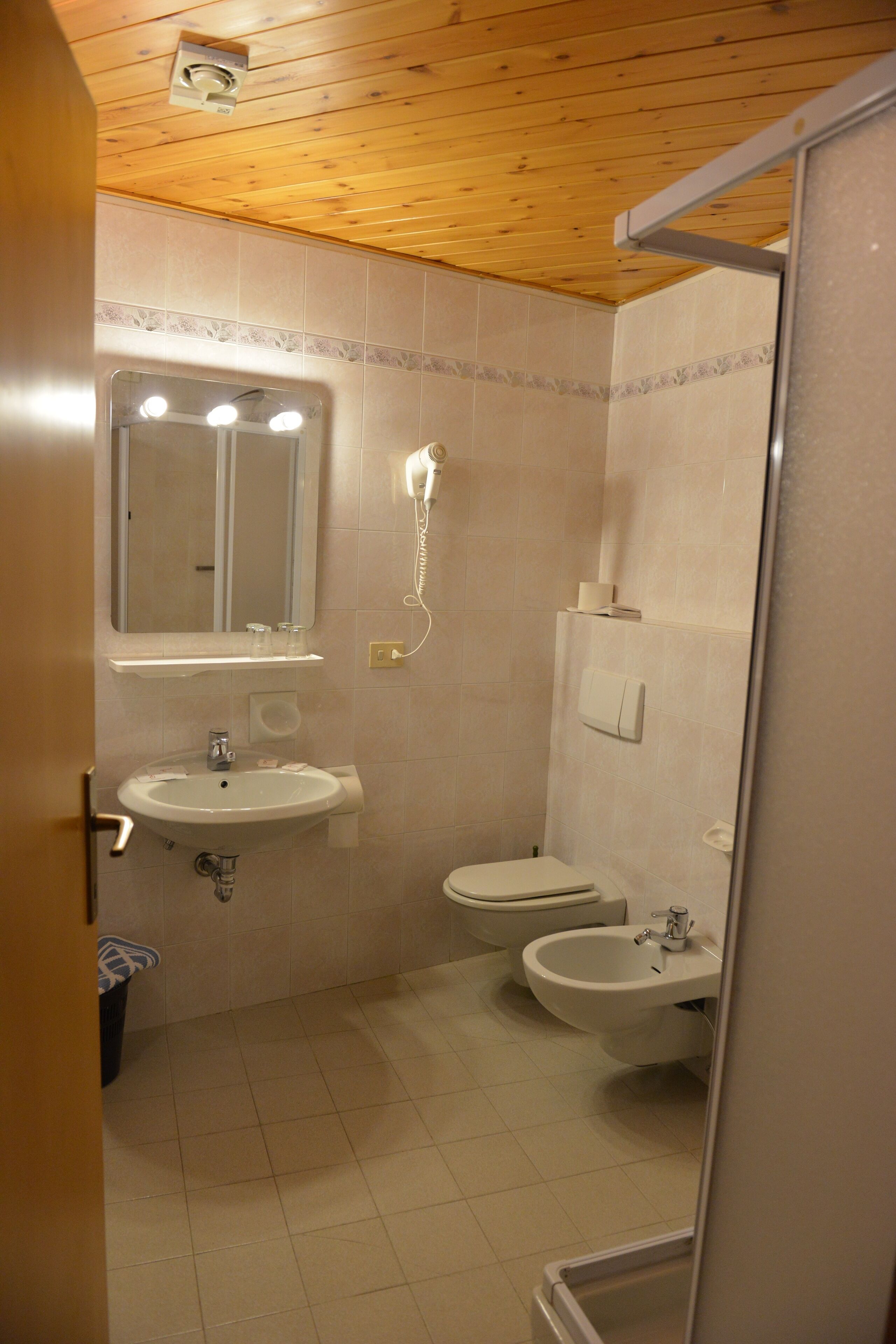 shower, free toiletries, hair dryer, bathrobes