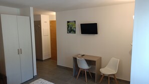 Quadruple Room | Free WiFi - Albergo Gufo (Bormio)