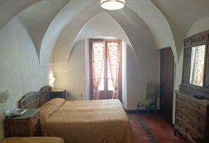 Triple Room | Free WiFi - Albergo Gufo (Bormio)