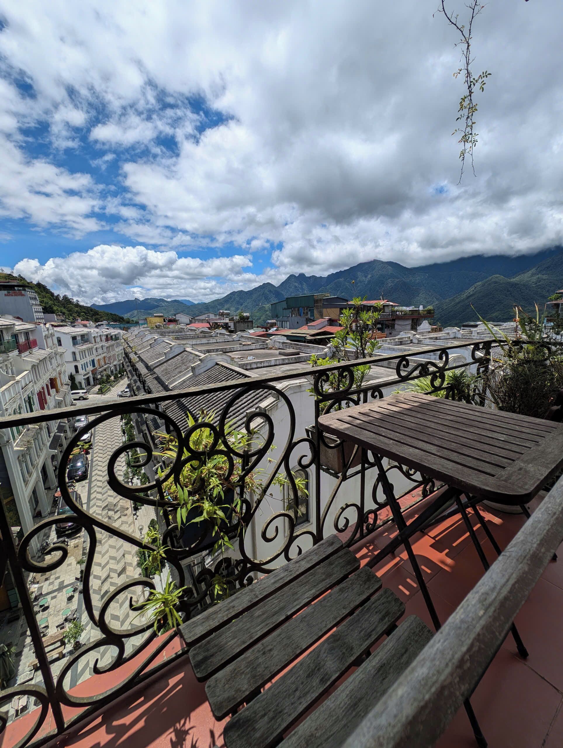 minibar, in-room safe, desk, blackout curtains